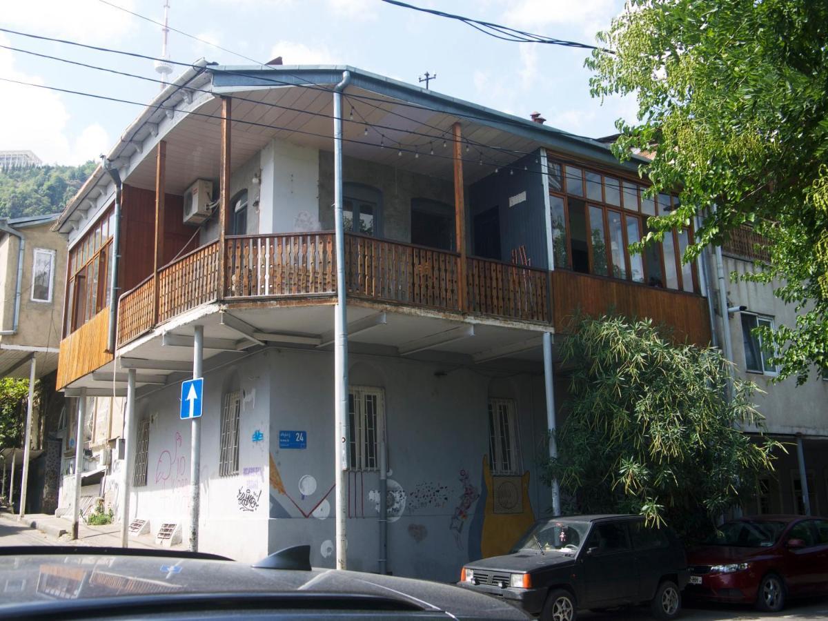 Friends Hostel Tiflis Exterior foto