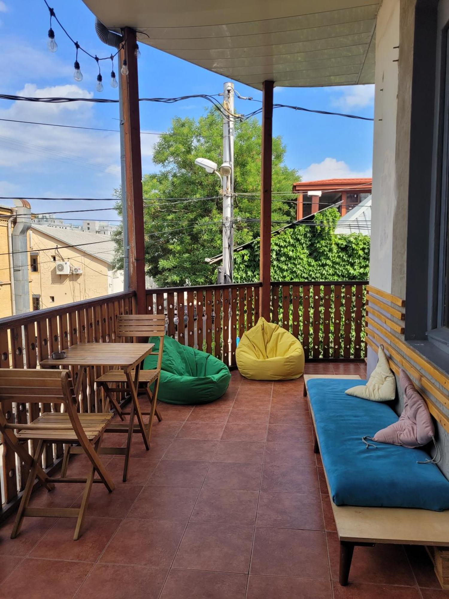 Friends Hostel Tiflis Exterior foto